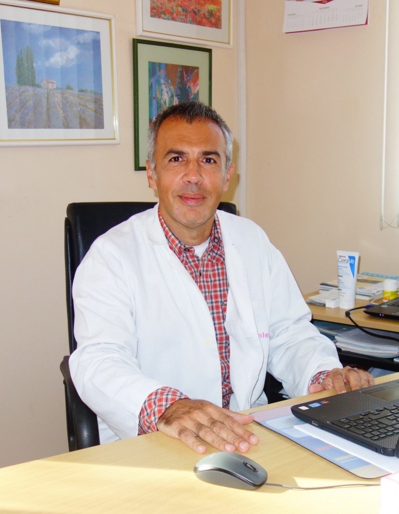 д-р Боян Костов